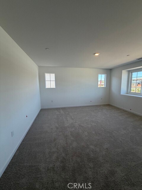 Building Photo - 9567 Silverstein Dr
