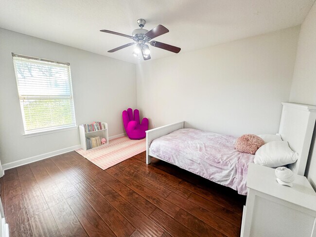 Building Photo - 462 Sandmore Shores Dr