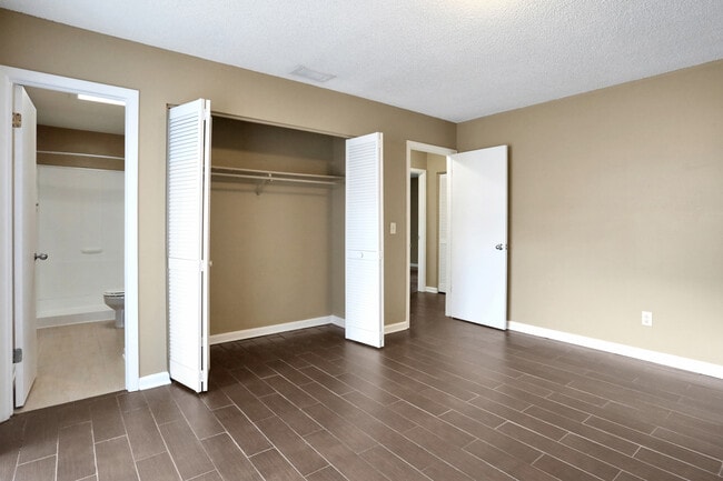 Building Photo - 3124 W Burke St