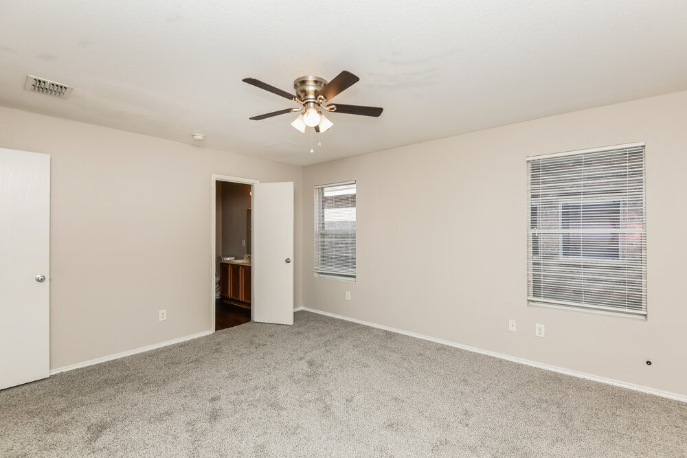Building Photo - 1101 Maplewood Ln