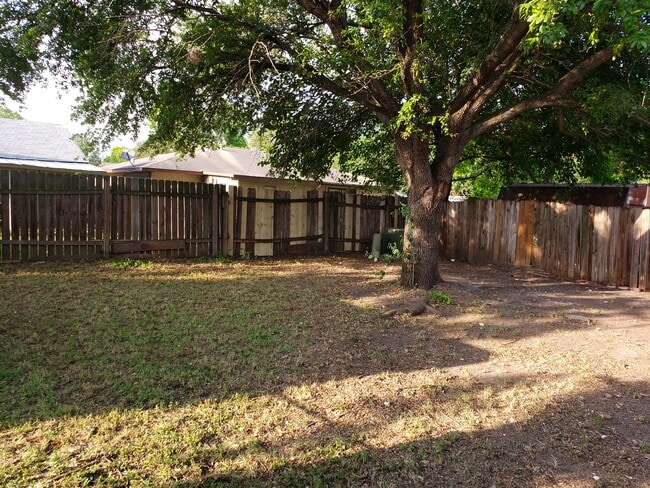 Building Photo - 4883 Aspen Wood Dr,