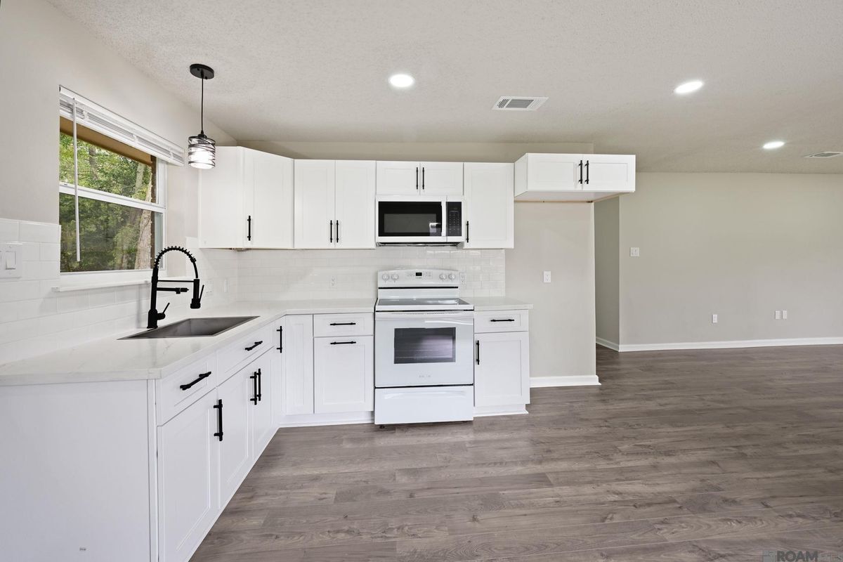 Building Photo - 8724 Metairie Dr