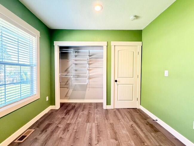 Building Photo - Lovingly Updated Home with Separate Garage, Outdoor Cat Enclosure, Finished Basement, Large Yard,...