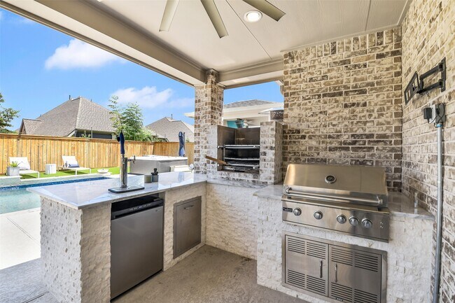 Building Photo - 15014 Little Fox Canyon Tr