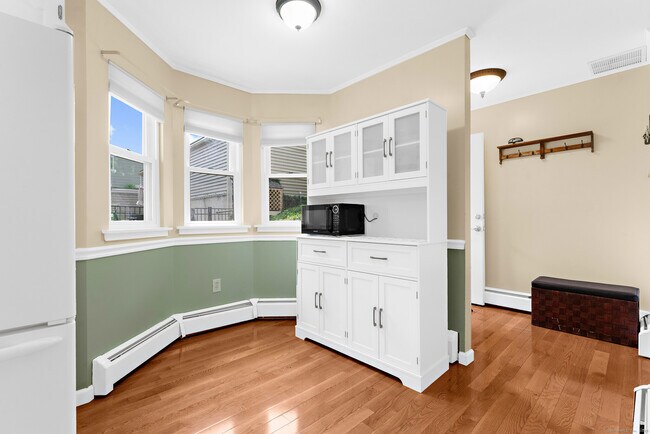 Building Photo - 31 Stevens Pl