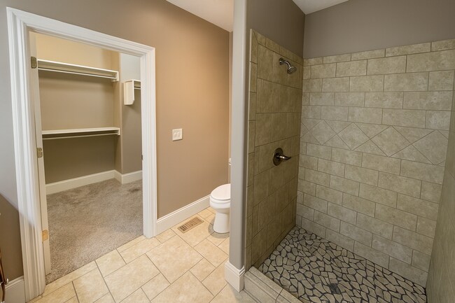 Building Photo - 7453/57 Summerside