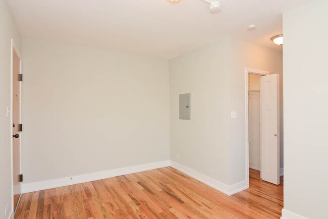 Building Photo - 2737 N Mildred Ave