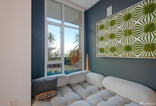 Building Photo - 1160 Mission St