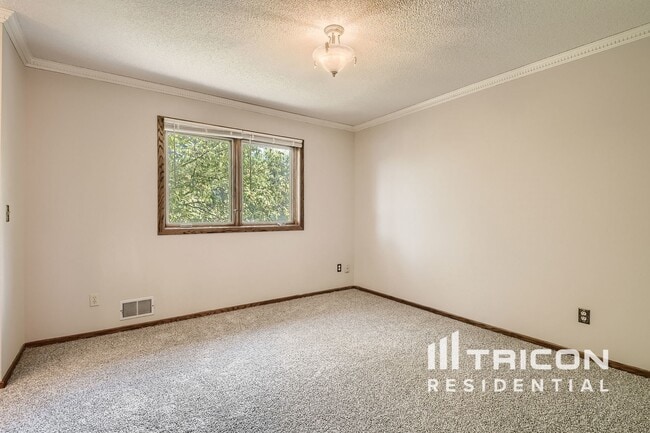 Building Photo - 13419 Marigold St NW