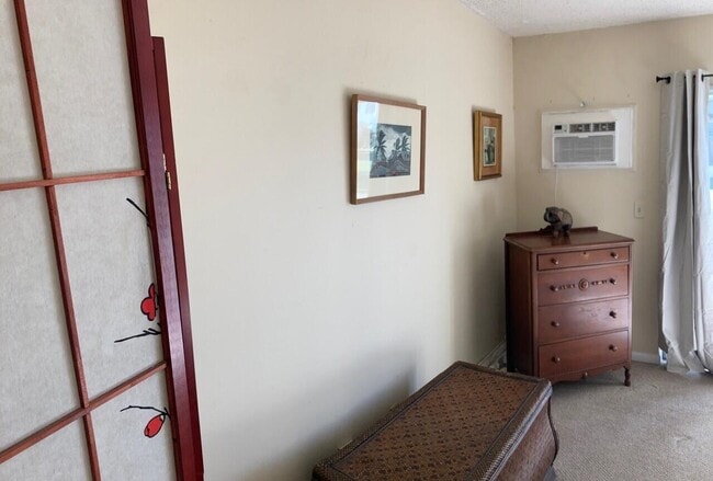 Building Photo - 171 West Dr