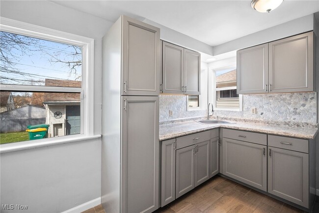 Building Photo - 15419 Edgewood Ave