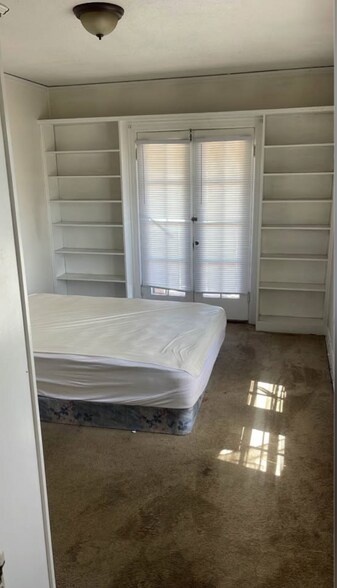 Building Photo - 1141 S Alma St