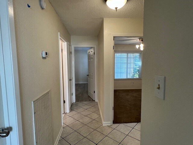 Building Photo - 1803 Foxlake Dr