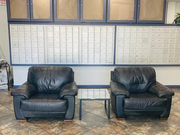 Building Photo - 10982 Roebling Ave