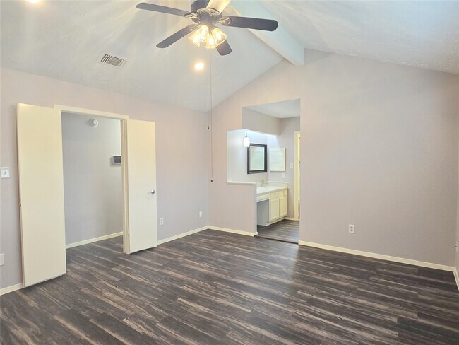 Building Photo - 1335 Willersley Ln