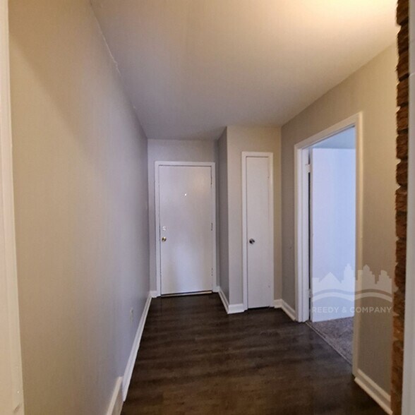 Building Photo - 3743 Lakehurst Dr