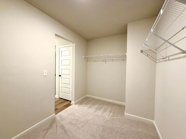 Building Photo - 900 Moray Ln