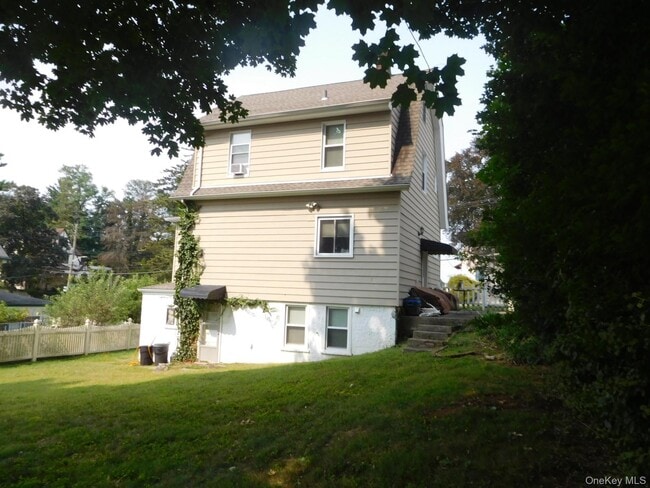Building Photo - 44 Chippewa Rd