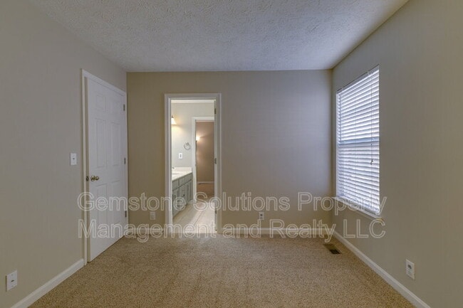 Building Photo - 55 Banwell Park
