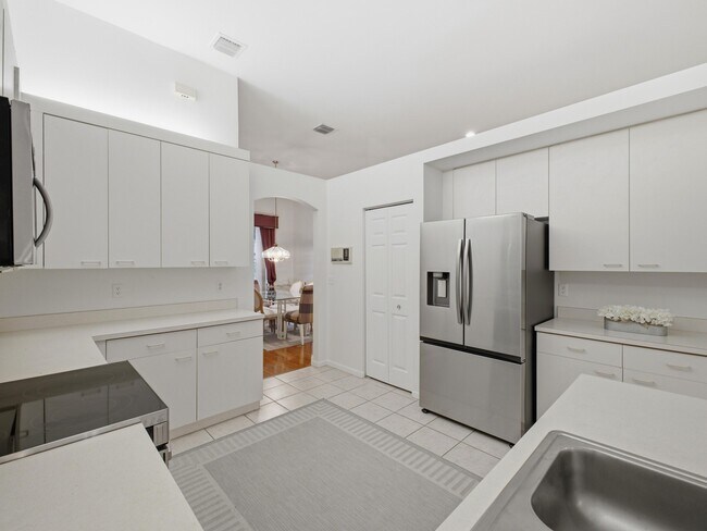 Building Photo - 4378 Danielson Dr