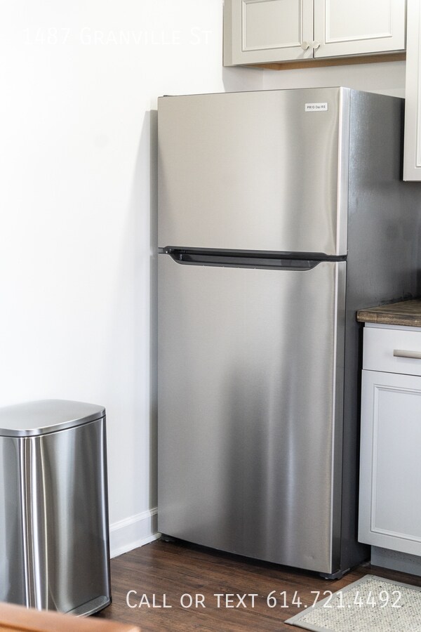 Building Photo - 1487 Granville St