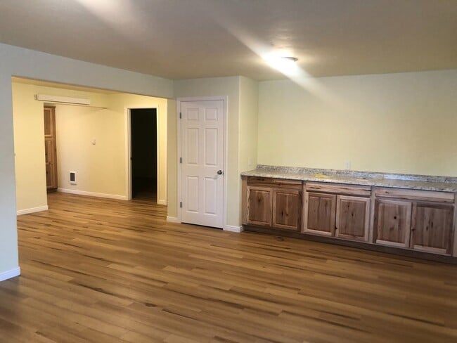 Building Photo - 2 BR Walkout Basement Apartment in Victor, ID