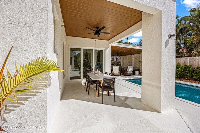 Building Photo - 385 Newport Dr