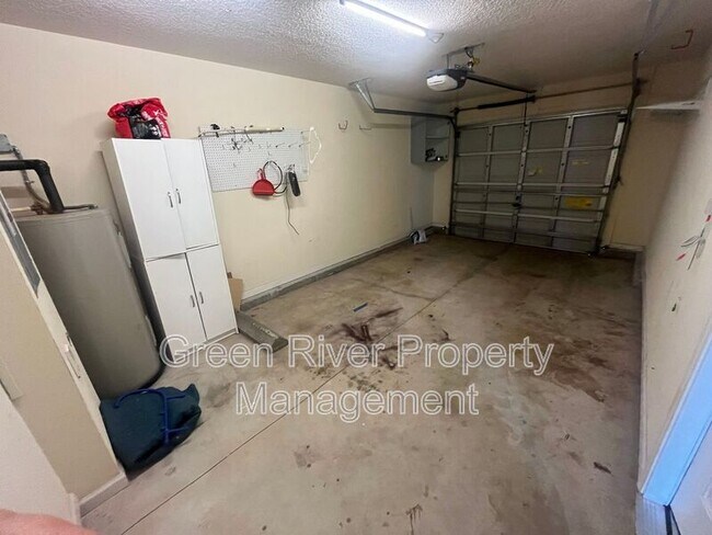 Building Photo - 1500 Calming Water Dr