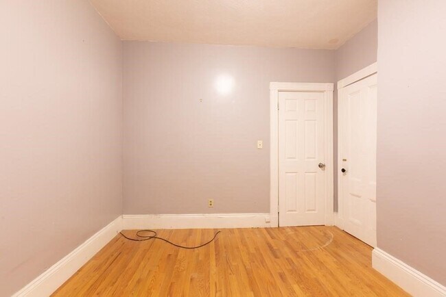 Building Photo - 43 Buttonwood St