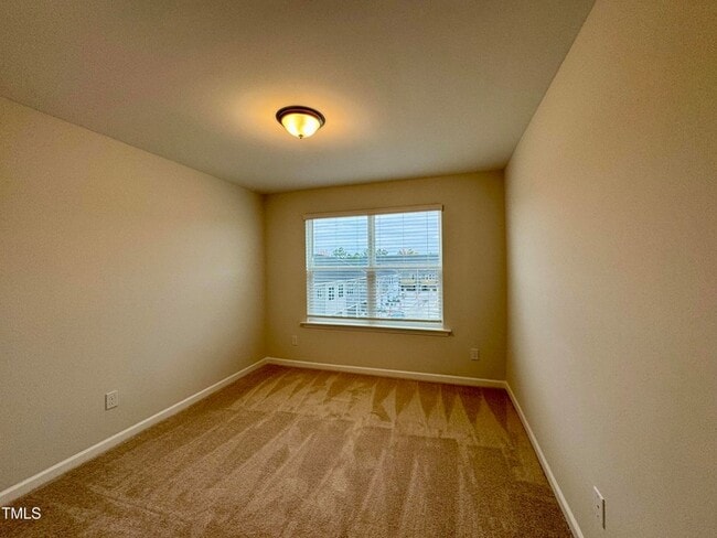 Building Photo - 209 Hickory Plns Rd