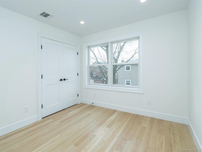 Building Photo - 35 B Dunwood Rd