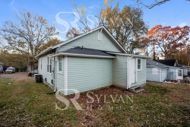 Building Photo - The ideal space to balance life, work, and play.