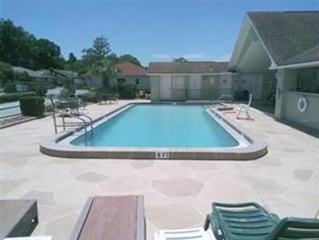 Building Photo - 55+ Community, Affordable, Lovely 2 bedroo...