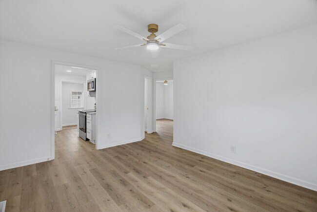 Building Photo - 931 Marlboro St