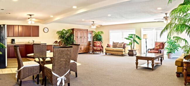 Building Photo - One Bed One bath unit in Garden Walk