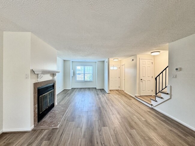 Building Photo - Completely Renovated & Ready 02-25-26! 2 Primary Suites, All Appliances Convey and Dog-Friendly!