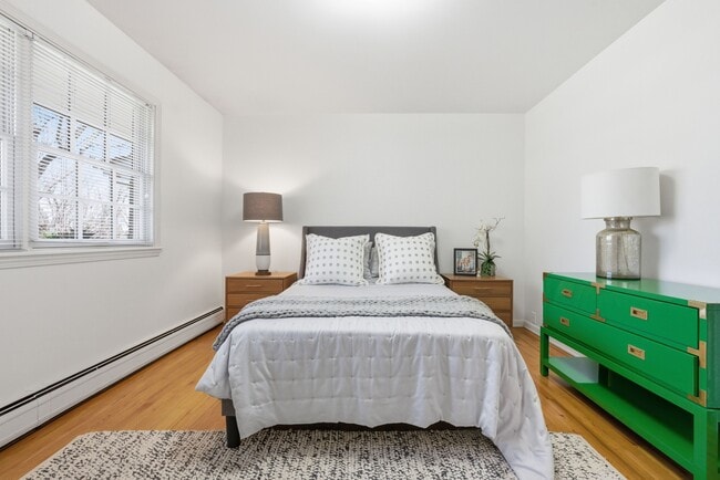 Building Photo - 2050 Cherryville Rd