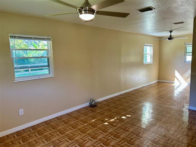 Building Photo - 1567 Brooks Ln
