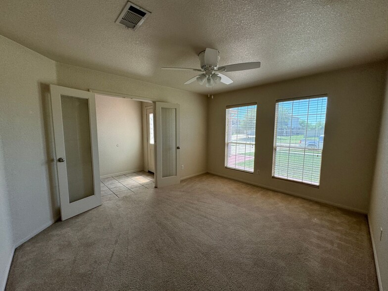 Building Photo - 3301 Bull Run Dr