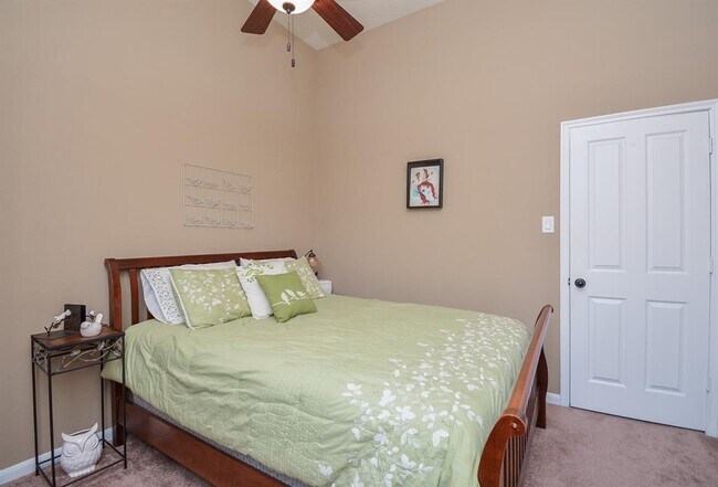 Building Photo - 2715 Farlow Ln