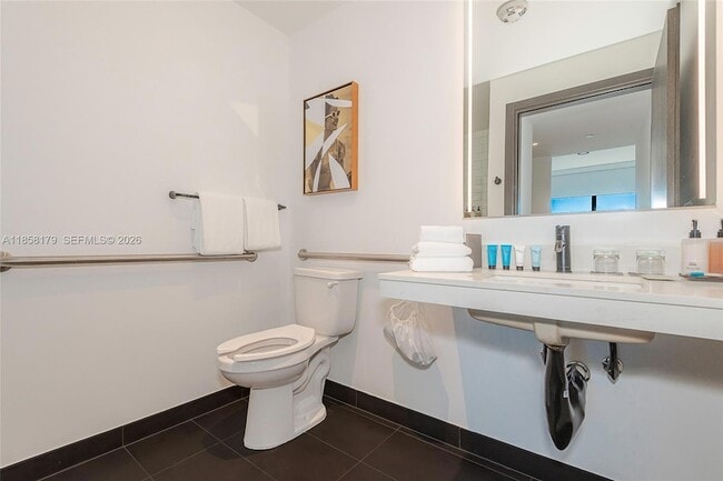 Building Photo - 398 NE 5th St