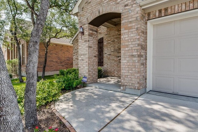 Building Photo - 609 Walsh Hill Trail