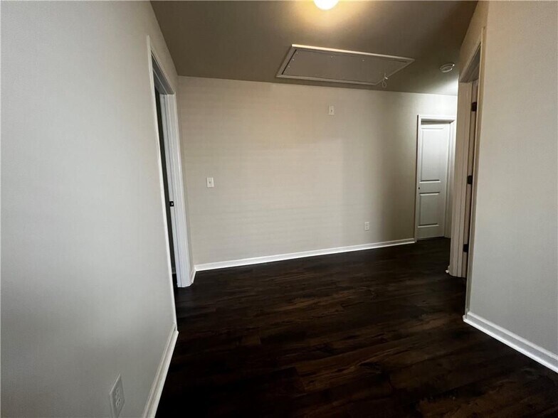 Building Photo - 750 Village Field Ct NW