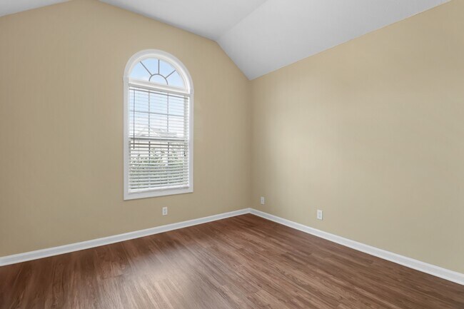 Building Photo - 3368 Marrast Dr