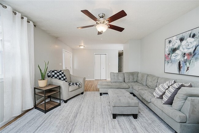 Building Photo - 979 Barclay Rd