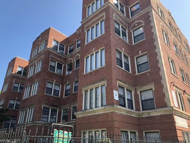 Building Photo - 7455 Greenview