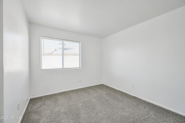 Building Photo - 4144 N 109th Ave