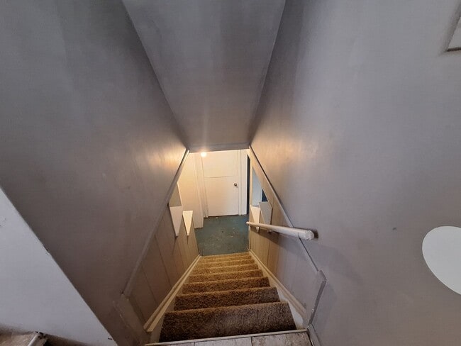 Building Photo - Come see your new home!
