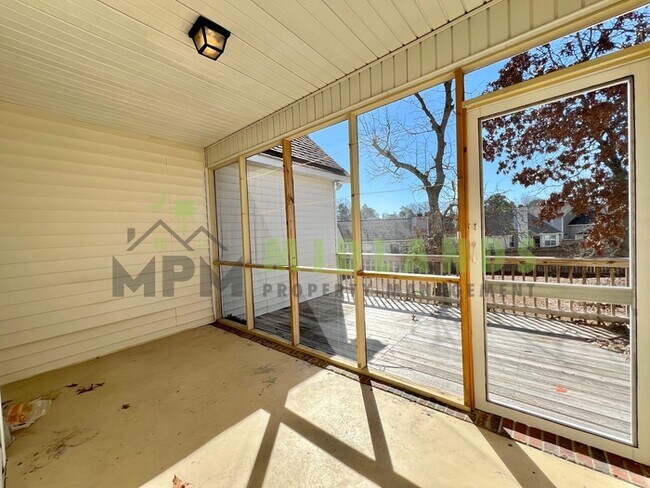 Building Photo - 5 Bridle Path Court