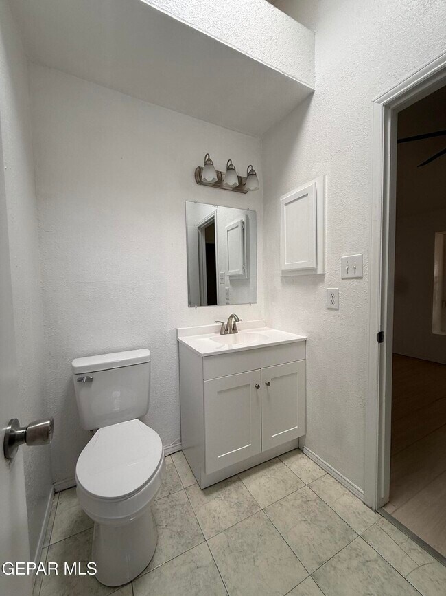 Building Photo - 1524 Greg Powers Dr